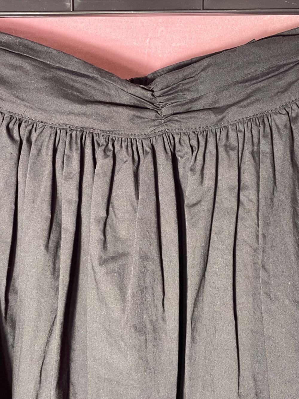 Sourpuss Retro/Vintage rockabilly black swing skirt with goth deco and pockets - Picture 6 of 7